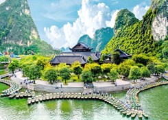 Tour: HOA LU CITADEL- TRANG AN ECOTOURISM